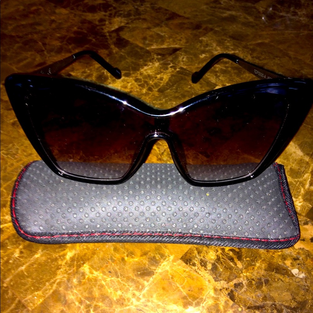 Women sunglasses black
